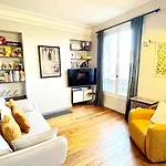 Large And Comfortable Apartment In Central Paris